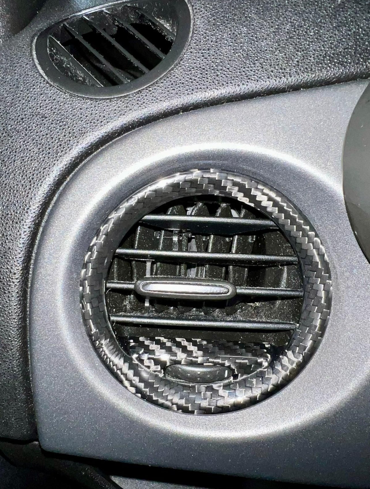 Pair of Carbon Fiber air vent covers for Abarth 595 - 695 - Fiat 500 (Pre-Restyling) - Punto - Punto Abarth